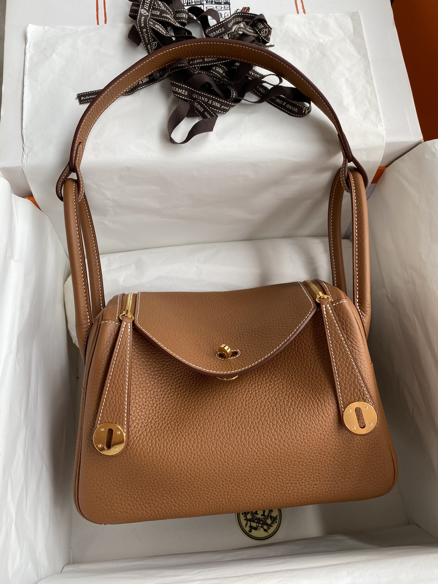 Hermes Lindy 26cm Handbag Shoulder Bag In Brown Clemence Leather